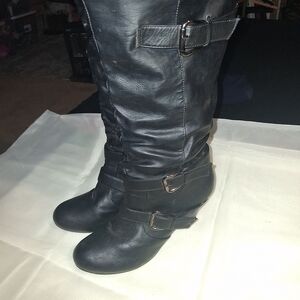 Elegant Black Heeled Boots with Buckle Detail